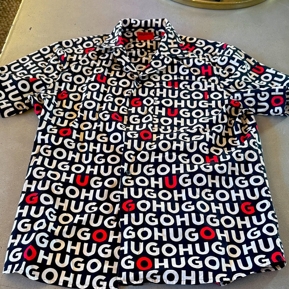 HUGO Men's Black and Red Graphic Shirt